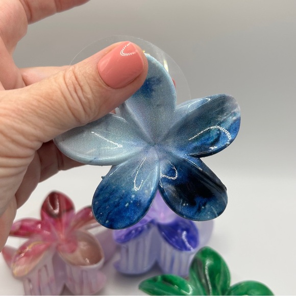 Colorful Flower-Shaped Hair Claws - Picture 7 of 9